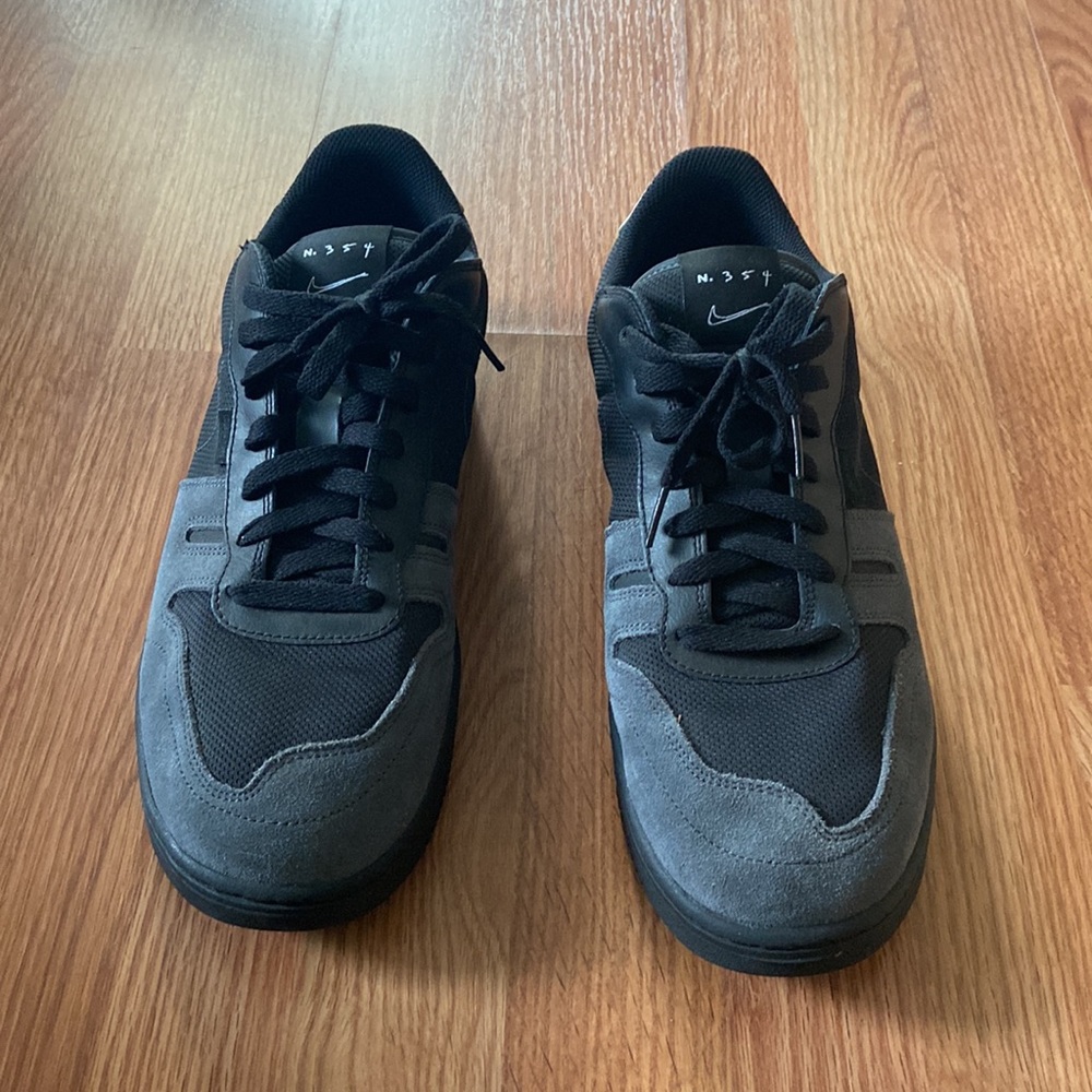 Nike court shoes - Picture 2 of 6